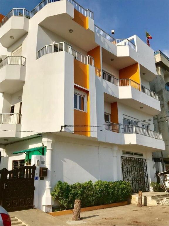 Dodoo Lodge Cotonou Exterior photo