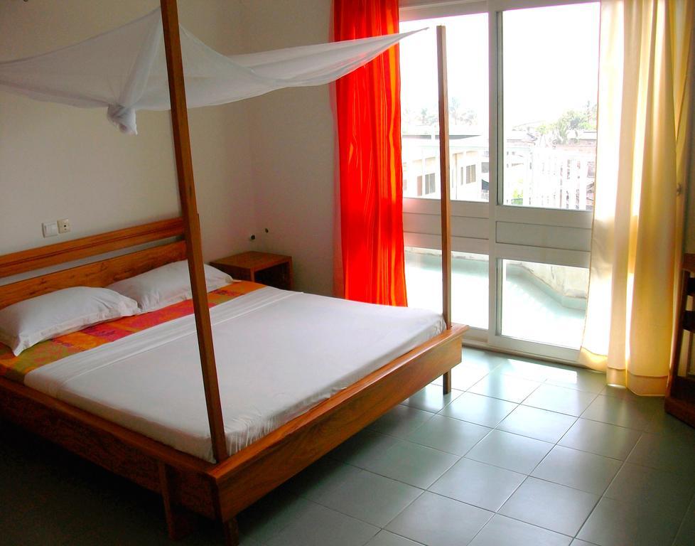 Dodoo Lodge Cotonou Exterior photo